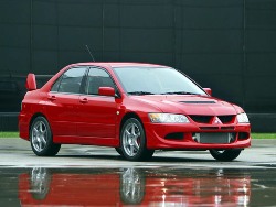Созданный для ралли Mitsubishi Lancer Evolution 7