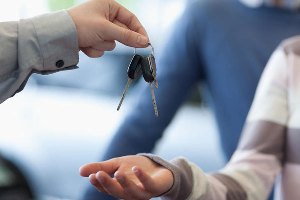 Как безопасно приобрести автомобиль в автосалоне