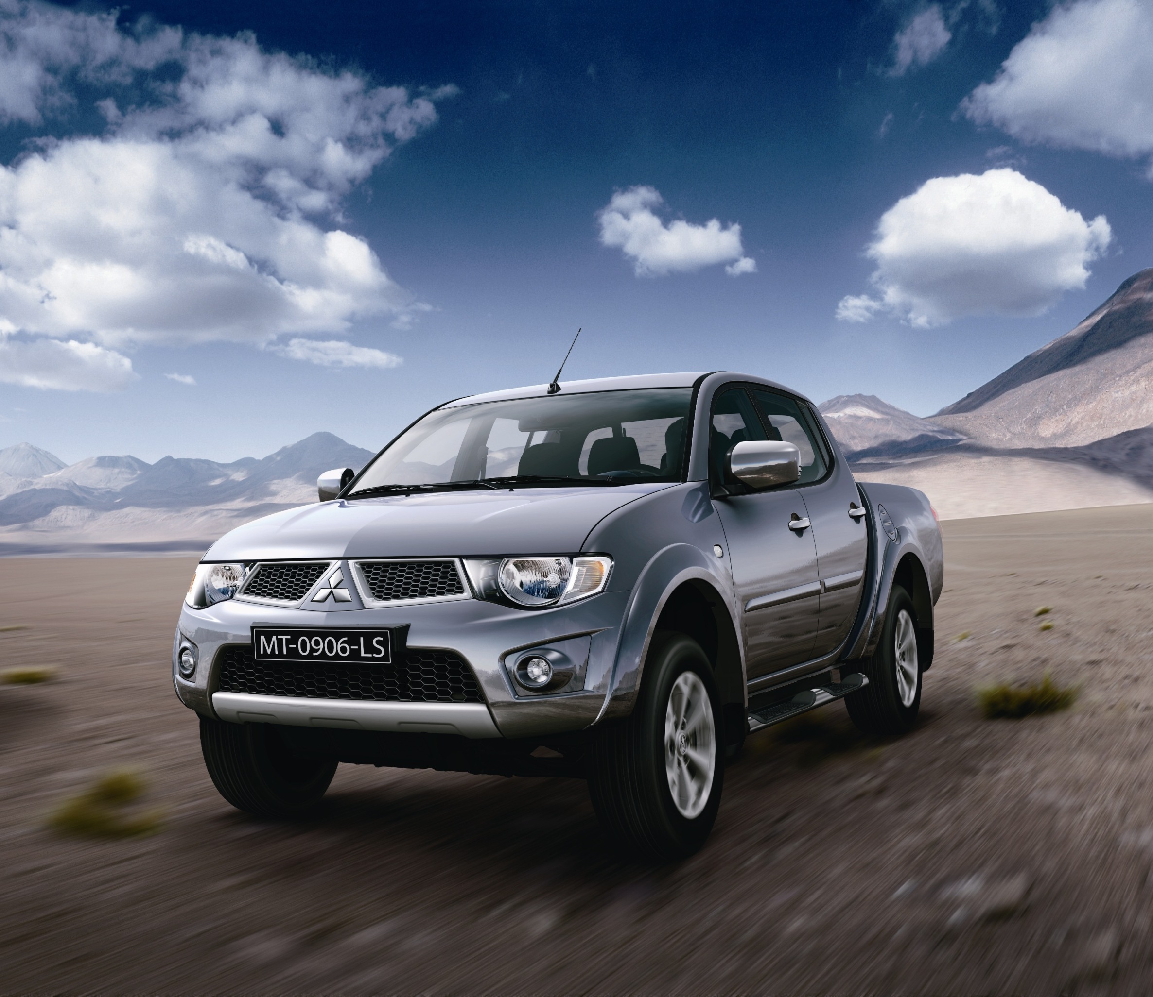 Mitsubishi L200 - Яйцо с кузовком