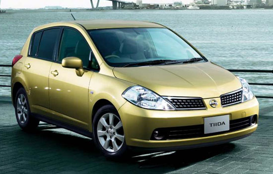 Обзор автомобиля Nissan Tiida