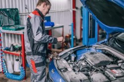 Полезные советы по выбору автосервиса: куда обратиться, если возникли проблемы 