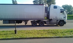 Рефрижератор-полуприцеп для тягача-американца: выбор и особенности