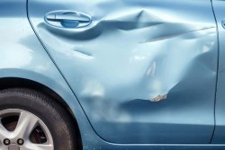 Как удалить вмятины с корпуса автомобиля: пошаговая инструкция 